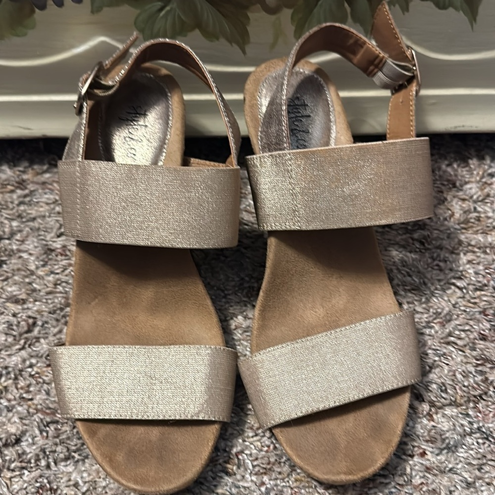 Style & Co. Gold Wedge Evening Sandals, Size US 6.5